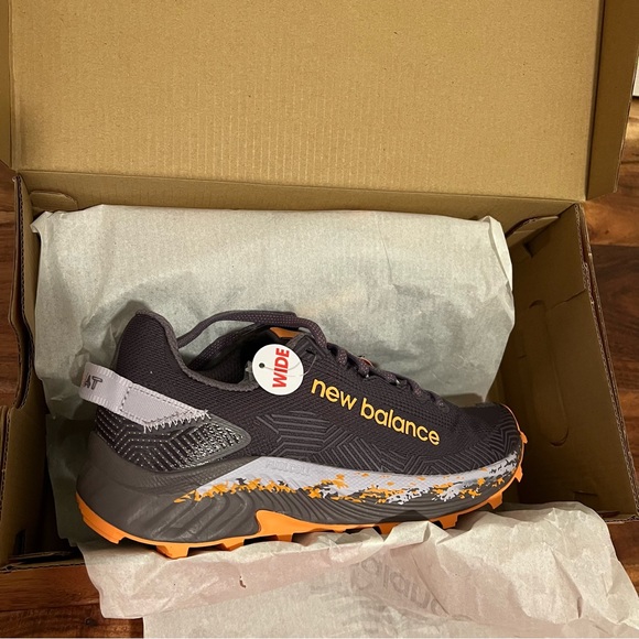 New Balance FuelCell Summit Unknown v4 trail running shoes - Wide - Picture 2 of 4